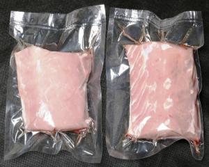 Вакуумная упаковка свиного карбоната в вакуумные пакеты