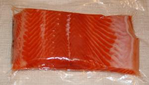 Вакуумная упаковка рыбного филе в вакуумные пакеты